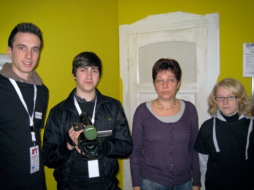 Das Team mit der Prisma-Mitarbeiterin