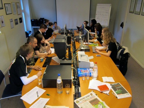 Zeitungsredaktion bei der Arbeit