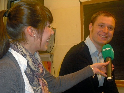 Sarah im Gespräch mit Fred Straet