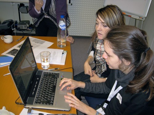 Cynthia und Maike (von hinten nach vorne)